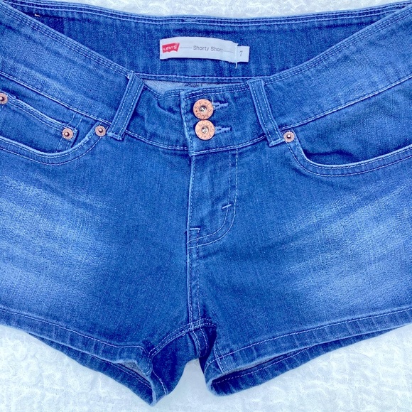 Jr 7 Waist 30” LEVIS ‘Shorty Short’ Jean Cutoff Hem Shorts - Picture 16 of 16